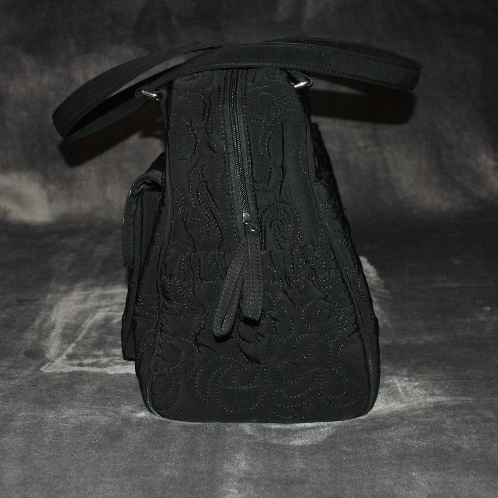 Vera Bradley Ultimate Baby Black Quilted Diaper Bag w/ Changing Pad - Picture 5 of 14